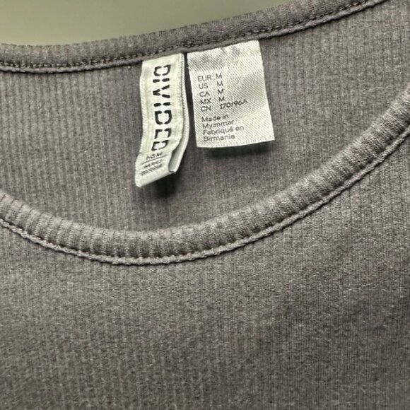 H&M Divided Ribbed Fitted Short Sleeve Crop Top Gray Size M - Picture 4 of 4